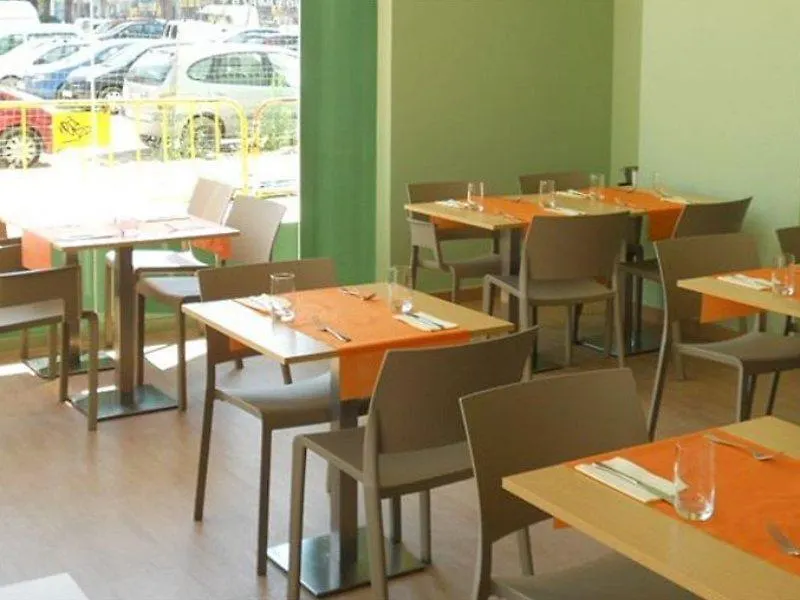 Apartamentos Aura Park Fira Bcn L'Hospitalet de Llobregat 0*,